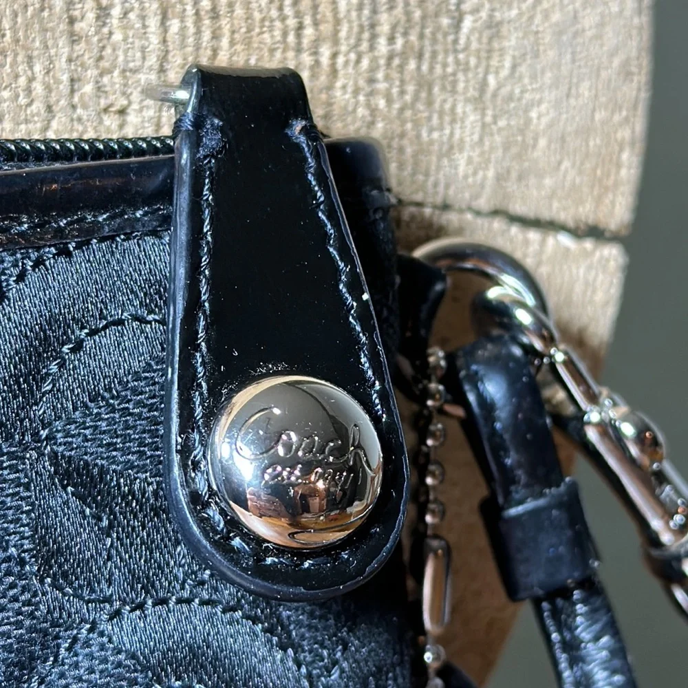 *HTF* COACH Op Art Quilted Wristlet